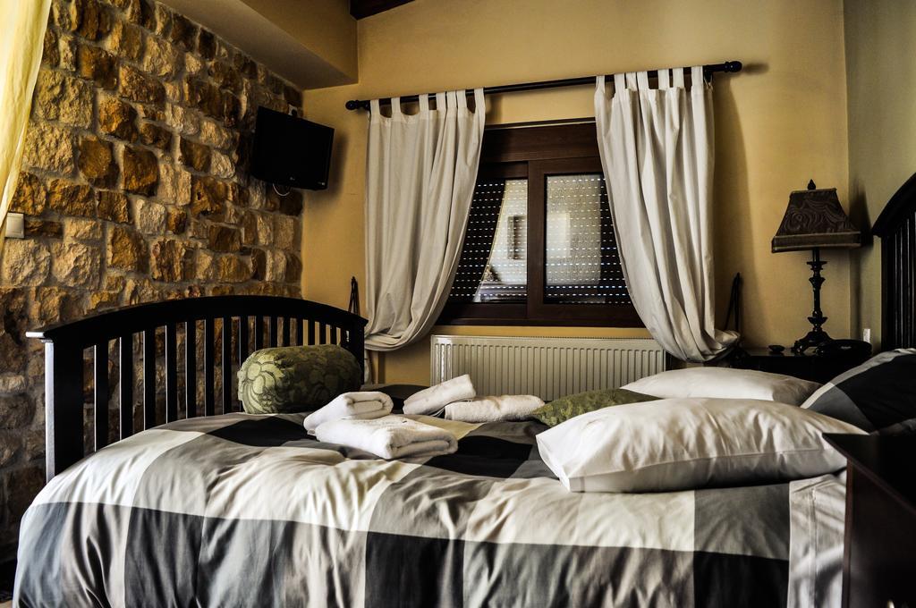 Aetoma Suites Synikia Mesi Trikalon Екстериор снимка